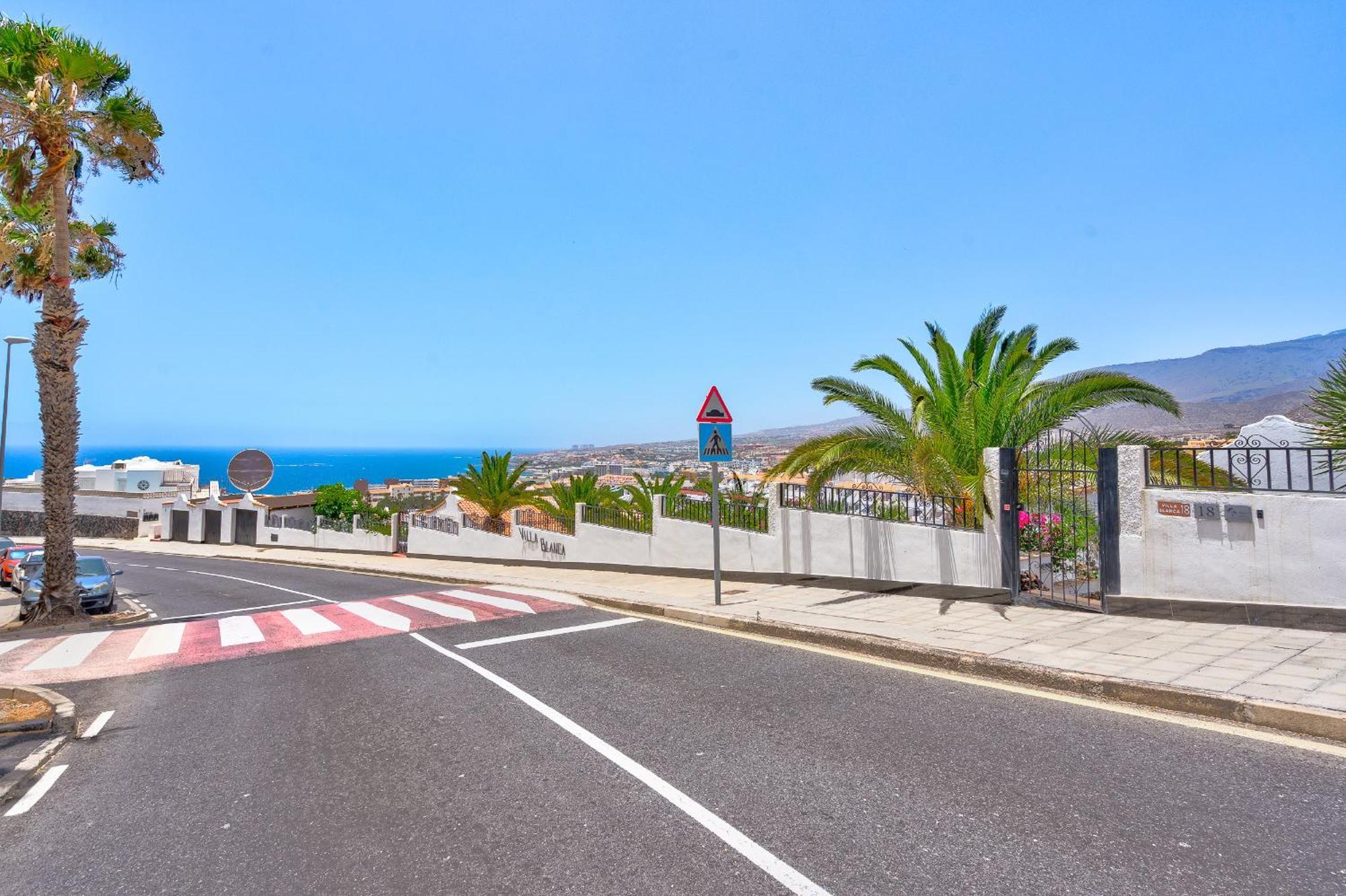 Buenavista Panoramic Villa In Costa Adeje Екстериор снимка